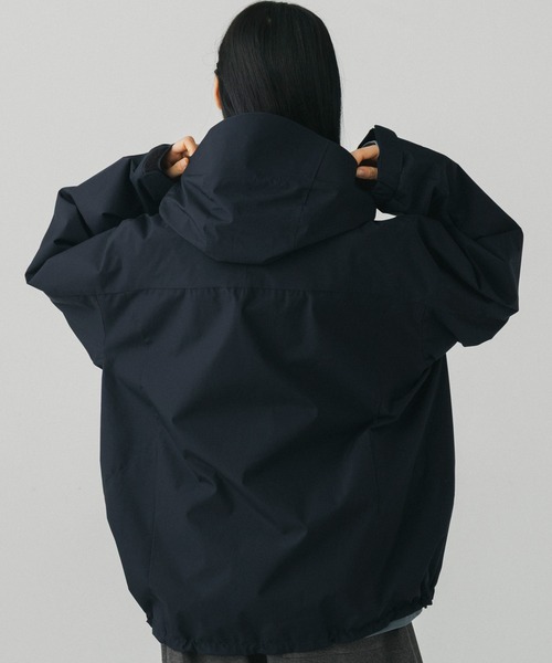 +phenix(プラスフェニックス)の「+phenix(プラスフェニックス)MOUNTAIN PARKA マウンテンパーカー / WINDSTOPPER PRODUCTS BY GORE-TEX LABS(マウンテンパーカー・メンズ・グレー/ネイビー/ブラック・L/M/S)」の17枚目の写真
