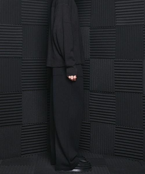 MAISON SPECIAL(メゾンスペシャル)の「《UNISEX》シャイニーストライプへリンボーンプライムワイドニットパンツ/Shiny Stripe Herringbone Prime-Wide Knit Pants【MAISON SPECIAL/メゾンスペシャル】■セットアップ対応■(その他パンツ・メンズ・チャコールグレー/ブラック・0/1/2)」の11枚目の写真