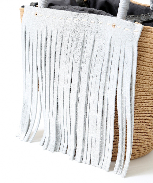 interstaple(インターステイプル)の「フリンジペーパーミニトート(トートバッグ・レディース・ブラック/シルバー/ゴールド・FREE)」の8枚目の写真