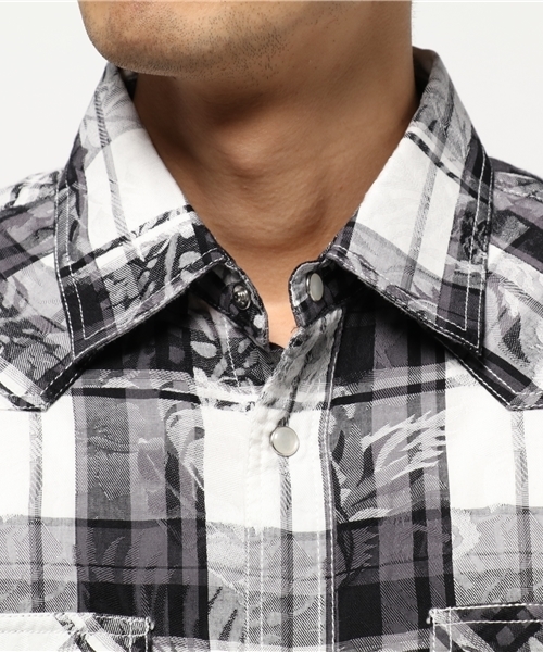 VENCEEXCHANGE（ヴァンスエクスチェンジ）の「ボタニカルジャガードチェック5分袖シャツ（シャツ/ブラウス・メンズ・Red/ブラック・MEDIUM/LARGE）」の5枚目の写真