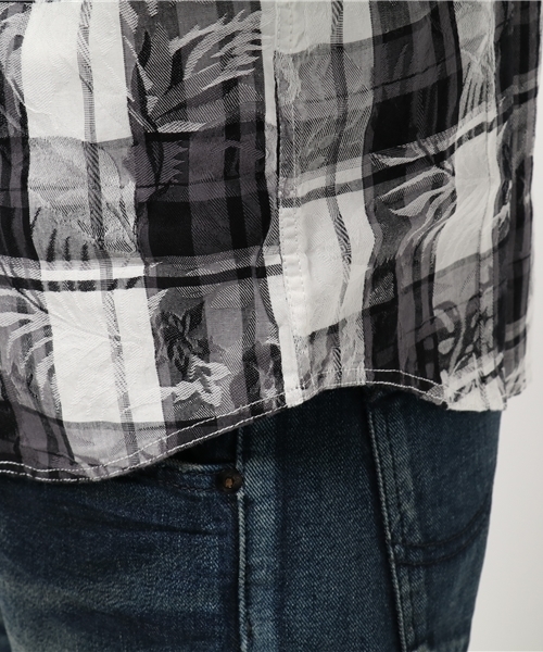 VENCEEXCHANGE（ヴァンスエクスチェンジ）の「ボタニカルジャガードチェック5分袖シャツ（シャツ/ブラウス・メンズ・Red/ブラック・MEDIUM/LARGE）」の8枚目の写真