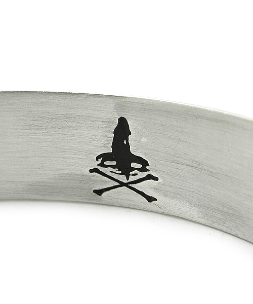 HYSTERIC GLAMOUR（ヒステリックグラマー）の「DESIGNED TO KILLバングル（ブレスレット・メンズ・シルバー・FREE）」の7枚目の写真