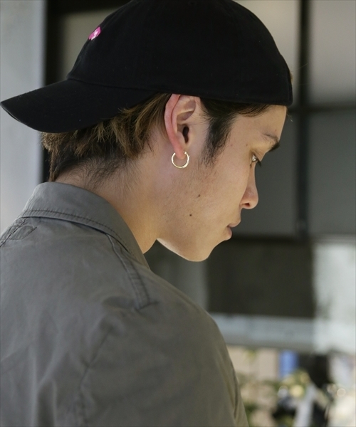 VANQUISH（ヴァンキッシュ）の「VANQUISH / ヴァンキッシュ スナップ ファット フープ ピアス（ピアス（片耳用）・メンズ・ブラック/シルバー/ゴールド・FREE）」の3枚目の写真