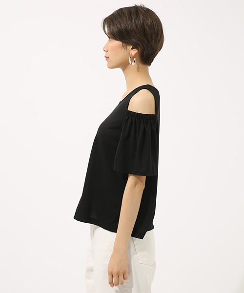 AZUL by moussy（アズールバイマウジー）の「オープンショルダープルオーバー（Tシャツ/カットソー・レディース・ホワイト/ブラック/レッド/ブルー・SMALL/MEDIUM）」の9枚目の写真