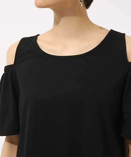 AZUL by moussy（アズールバイマウジー）の「オープンショルダープルオーバー（Tシャツ/カットソー・レディース・ホワイト/ブラック/レッド/ブルー・SMALL/MEDIUM）」の11枚目の写真