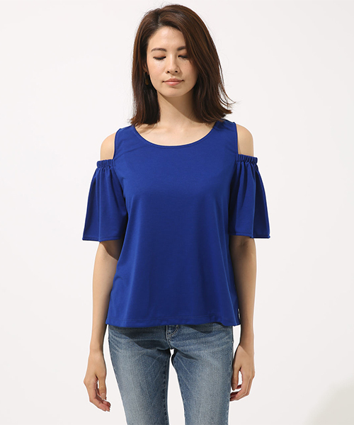 AZUL by moussy（アズールバイマウジー）の「オープンショルダープルオーバー（Tシャツ/カットソー・レディース・ホワイト/ブラック/レッド/ブルー・SMALL/MEDIUM）」の16枚目の写真