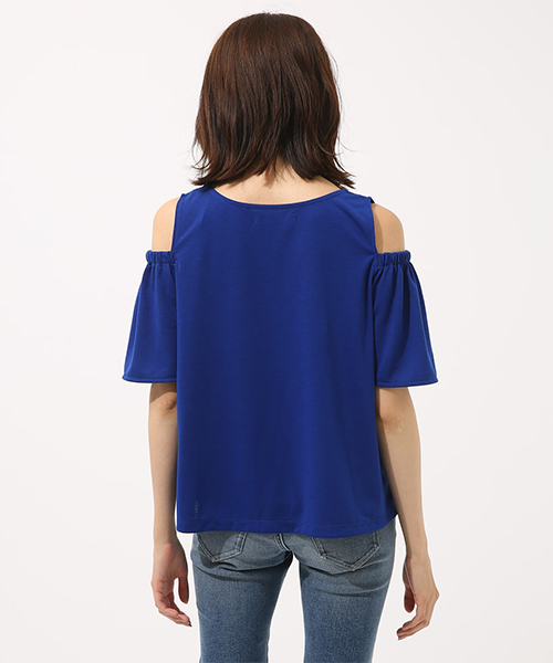 AZUL by moussy（アズールバイマウジー）の「オープンショルダープルオーバー（Tシャツ/カットソー・レディース・ホワイト/ブラック/レッド/ブルー・SMALL/MEDIUM）」の18枚目の写真