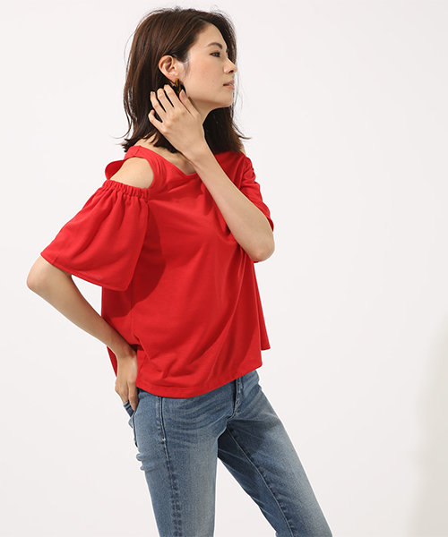 AZUL by moussy（アズールバイマウジー）の「オープンショルダープルオーバー（Tシャツ/カットソー・レディース・ホワイト/ブラック/レッド/ブルー・SMALL/MEDIUM）」の22枚目の写真