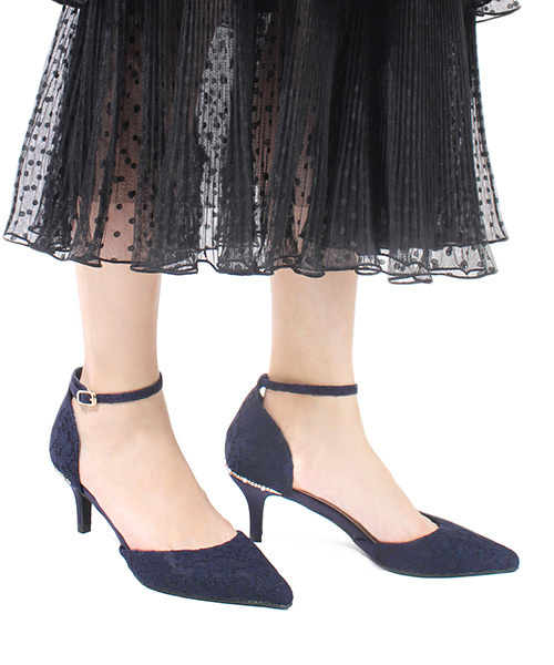 RANDA(ランダ)の「ビジュー×パールレースセパレートパンプス(パンプス・レディース・ブラック/ベージュ/ネイビー・LL/SS/S/M/L)」の1枚目の写真