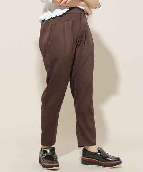 apres jour（アプレジュール）の「ベーシックリラテーパードパンツ【ZOZOTOWN限定アイテム】（その他パンツ・レディース・ブラック/ダークブラウン・フリー）」の3枚目の写真