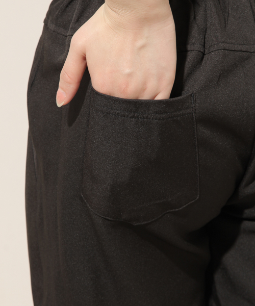 apres jour（アプレジュール）の「ベーシックリラテーパードパンツ【ZOZOTOWN限定アイテム】（その他パンツ・レディース・ブラック/ダークブラウン・フリー）」の16枚目の写真