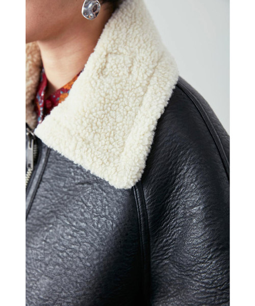 MEDE19F（メデジュウキュウ）の「ＭＥＤＥ１９Ｆ　フェイクムートンのＢ－３ジャケット/ボアコート（その他アウター・レディース・ブラック・MEDIUM/LARGE/X-LARGE）」の11枚目の写真