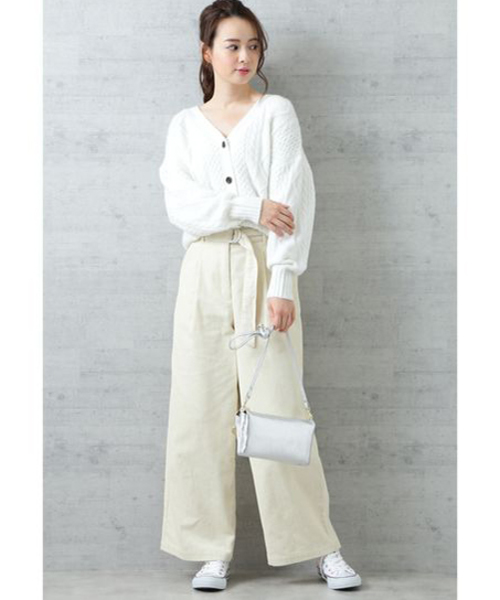 NATURAL BEAUTY BASIC（ナチュラルビューティーベーシック）の「【otonaMUSE 12月号掲載】コーデュロイワイドパンツ（その他パンツ・レディース・オフホワイト/キャメル・MEDIUM/SMALL）」の15枚目の写真