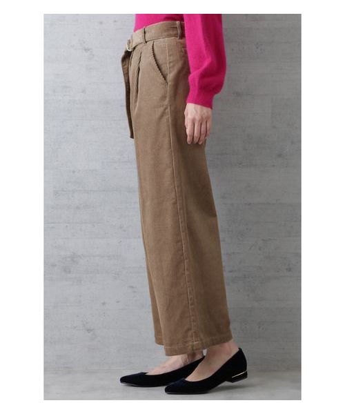 NATURAL BEAUTY BASIC（ナチュラルビューティーベーシック）の「【otonaMUSE 12月号掲載】コーデュロイワイドパンツ（その他パンツ・レディース・オフホワイト/キャメル・MEDIUM/SMALL）」の4枚目の写真