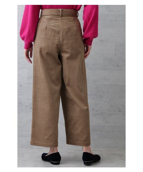 NATURAL BEAUTY BASIC（ナチュラルビューティーベーシック）の「【otonaMUSE 12月号掲載】コーデュロイワイドパンツ（その他パンツ・レディース・オフホワイト/キャメル・MEDIUM/SMALL）」の14枚目の写真