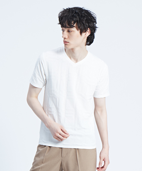 ABAHOUSE GRAY（アバハウスグレイ）の「【展開店舗限定】チェックVネック半袖Tシャツ（Tシャツ/カットソー・メンズ・ホワイト/ブラック/ネイビー/グレイッシュベージュ/オレンジ系その他・46/48）」の2枚目の写真