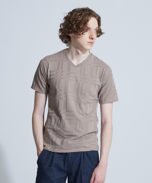 ABAHOUSE GRAY（アバハウスグレイ）の「【展開店舗限定】チェックVネック半袖Tシャツ（Tシャツ/カットソー・メンズ・ホワイト/ブラック/ネイビー/グレイッシュベージュ/オレンジ系その他・46/48）」の4枚目の写真