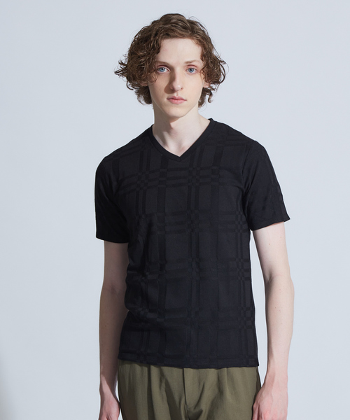ABAHOUSE GRAY（アバハウスグレイ）の「【展開店舗限定】チェックVネック半袖Tシャツ（Tシャツ/カットソー・メンズ・ホワイト/ブラック/ネイビー/グレイッシュベージュ/オレンジ系その他・46/48）」の3枚目の写真
