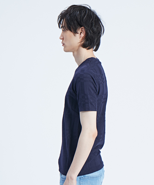 ABAHOUSE GRAY（アバハウスグレイ）の「【展開店舗限定】チェックVネック半袖Tシャツ（Tシャツ/カットソー・メンズ・ホワイト/ブラック/ネイビー/グレイッシュベージュ/オレンジ系その他・46/48）」の7枚目の写真