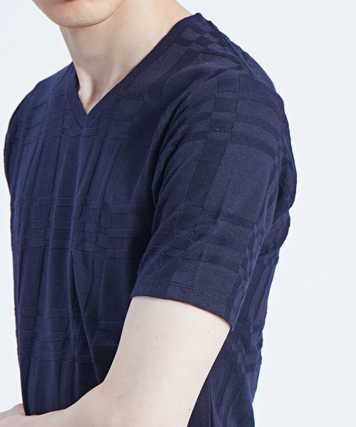 ABAHOUSE GRAY（アバハウスグレイ）の「【展開店舗限定】チェックVネック半袖Tシャツ（Tシャツ/カットソー・メンズ・ホワイト/ブラック/ネイビー/グレイッシュベージュ/オレンジ系その他・46/48）」の9枚目の写真