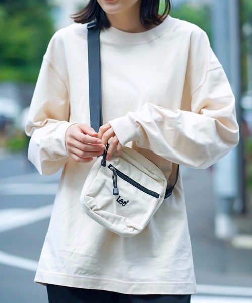 Lee（リー）の「【LEE/リー】キャンバスミニショルダー　ブランドロゴ　刺繍（ショルダーバッグ・レディース・ブラック/ワイン/ベージュ/オフホワイト/グレー/ピンク/ネイビー・FREE）」の2枚目の写真