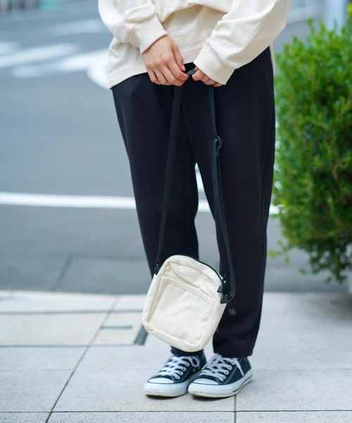 Lee（リー）の「【LEE/リー】キャンバスミニショルダー　ブランドロゴ　刺繍（ショルダーバッグ・レディース・ブラック/ワイン/ベージュ/オフホワイト/グレー/ピンク/ネイビー・FREE）」の16枚目の写真