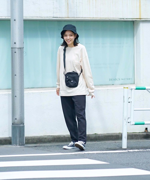 Lee（リー）の「【LEE/リー】キャンバスミニショルダー　ブランドロゴ　刺繍（ショルダーバッグ・レディース・ブラック/ワイン/ベージュ/オフホワイト/グレー/ピンク/ネイビー・FREE）」の18枚目の写真