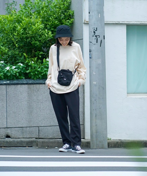 Lee（リー）の「【LEE/リー】キャンバスミニショルダー　ブランドロゴ　刺繍（ショルダーバッグ・レディース・ブラック/ワイン/ベージュ/オフホワイト/グレー/ピンク/ネイビー・FREE）」の19枚目の写真