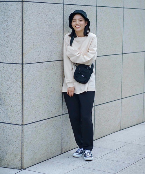 Lee（リー）の「【LEE/リー】キャンバスミニショルダー　ブランドロゴ　刺繍（ショルダーバッグ・レディース・ブラック/ワイン/ベージュ/オフホワイト/グレー/ピンク/ネイビー・FREE）」の17枚目の写真