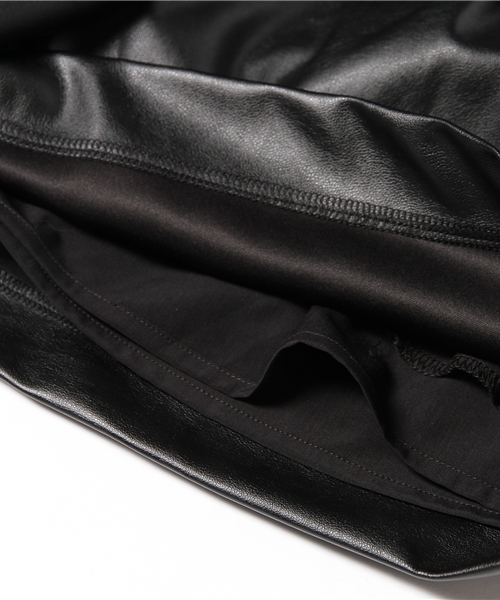 NANO universe（ナノユニバース）の「フェイクレザーショートパンツ（その他パンツ・レディース・ブラック・FREE）」の2枚目の写真