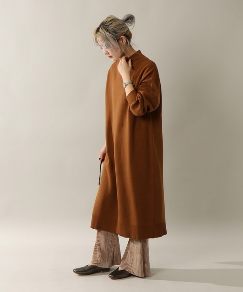 notch.(ノッチ)の「バックスリットニットワンピース(ワンピース・レディース・オフホワイト/ブラック/ブラウン・M)」の4枚目の写真