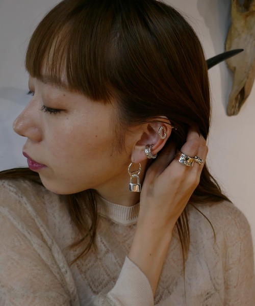 e.m.（イーエム）の「NO.7キーピアス（ピアス（片耳用））」 - WEAR