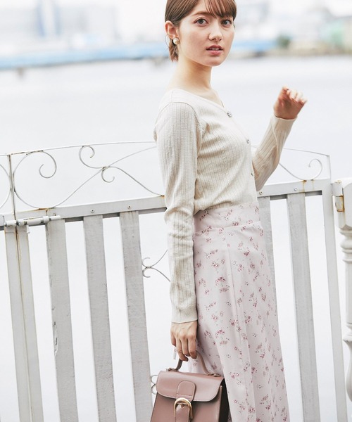 tocco closet(トッコ クローゼット)の「前後2WAY多種釦ラメ入りリブニットカーディガン(カーディガン/ボレロ・レディース・ブラック/ホワイト系その他/ピンク系その他・M)」の4枚目の写真