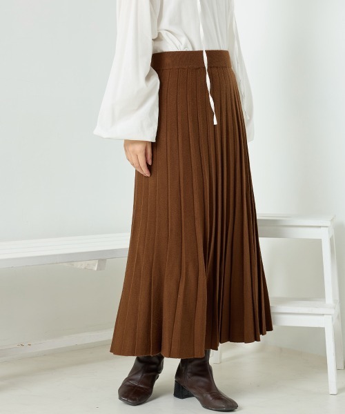 OMNES Another Edition（オムネス アナザーエディション）の「レーヨンナイロンニット プリーツスカート（スカート・レディース・ブラック/ブラウン/ベージュ/カーキ・FREE）」の14枚目の写真