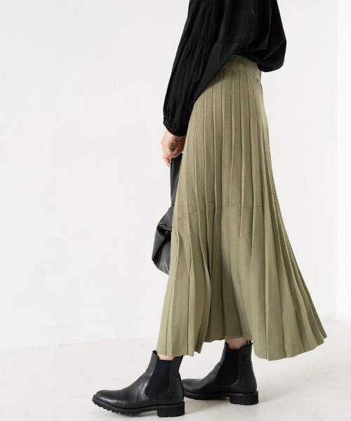 OMNES Another Edition（オムネス アナザーエディション）の「レーヨンナイロンニット プリーツスカート（スカート・レディース・ブラック/ブラウン/ベージュ/カーキ・FREE）」の8枚目の写真
