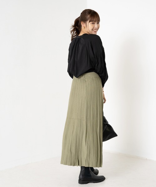 OMNES Another Edition（オムネス アナザーエディション）の「レーヨンナイロンニット プリーツスカート（スカート・レディース・ブラック/ブラウン/ベージュ/カーキ・FREE）」の7枚目の写真