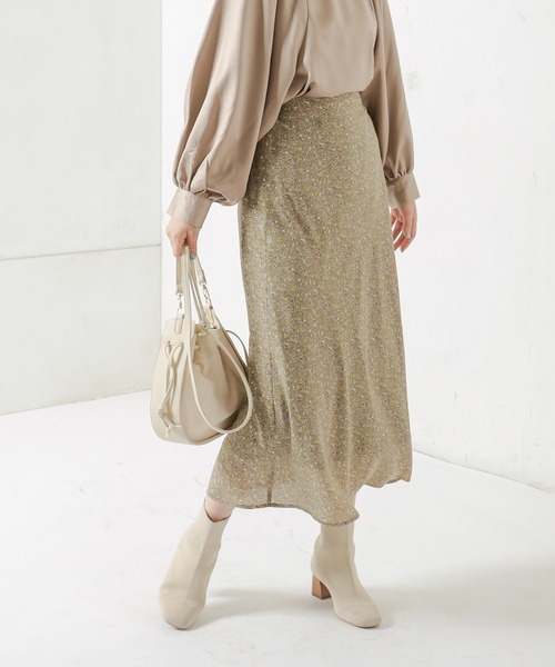 natural couture（ナチュラルクチュール）の「ややマーメイドシンプル花柄スカート（スカート・レディース・ブラック/イエロー/ミント・FREE）」の3枚目の写真