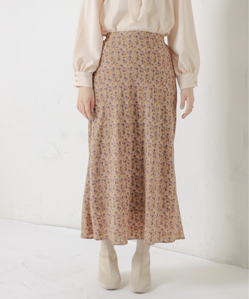 natural couture（ナチュラルクチュール）の「ややマーメイドシンプル花柄スカート（スカート・レディース・ブラック/イエロー/ミント・FREE）」の15枚目の写真