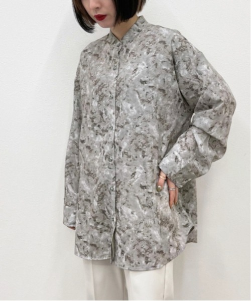 apres jour mignon(アプレジュールミニョン)の「マーブル柄バンドカラーシャツ【ZOZOTOWN限定アイテム】(シャツ/ブラウス・レディース・ベージュ/ダークパープル/ブルー系その他・X-LARGE/フリー)」の9枚目の写真