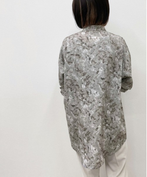 apres jour mignon(アプレジュールミニョン)の「マーブル柄バンドカラーシャツ【ZOZOTOWN限定アイテム】(シャツ/ブラウス・レディース・ベージュ/ダークパープル/ブルー系その他・X-LARGE/フリー)」の19枚目の写真