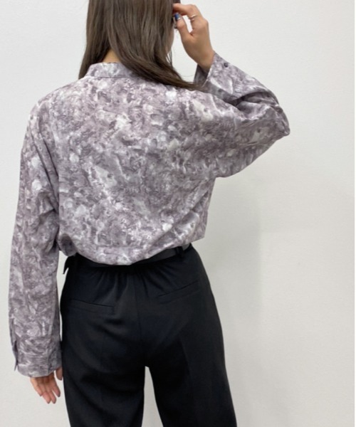 apres jour mignon(アプレジュールミニョン)の「マーブル柄バンドカラーシャツ【ZOZOTOWN限定アイテム】(シャツ/ブラウス・レディース・ベージュ/ダークパープル/ブルー系その他・X-LARGE/フリー)」の14枚目の写真
