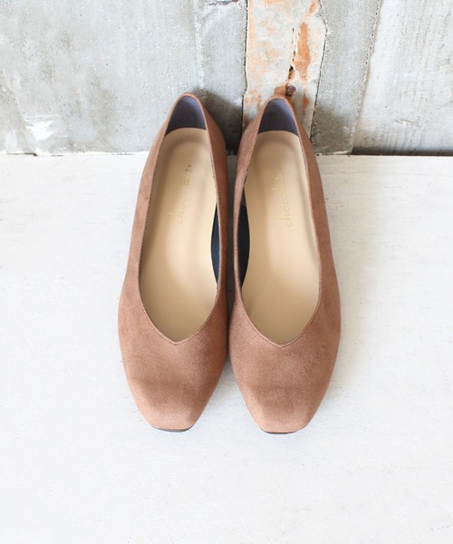 chocolates(チョコラテス)の「晴雨兼用 スクエア Vカットパンプス レイン【日本製】(パンプス・レディース・パイソン/ブラウン/ホワイト/ブラック/ダークブラウン/ベージュ系その他/ベージュ・23cm/22.5cm/24.5cm/25cm/24cm/23.5cm/22cm)」の5枚目の写真