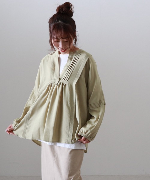 Cheek(チーク)の「ピンタックデザインブラウス(シャツ/ブラウス・レディース・オフホワイト/グリーン系その他/ベージュ・FREE)」の3枚目の写真