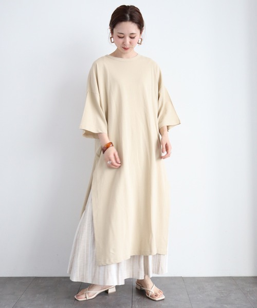 AMERICAN HOLIC(アメリカンホリック)の「サイドスリット7分袖カットワンピース(ワンピース・レディース・オフホワイト/ブルー/グレイッシュベージュ/チャコールグレー/ライトベージュ・MEDIUM/LARGE)」の4枚目の写真