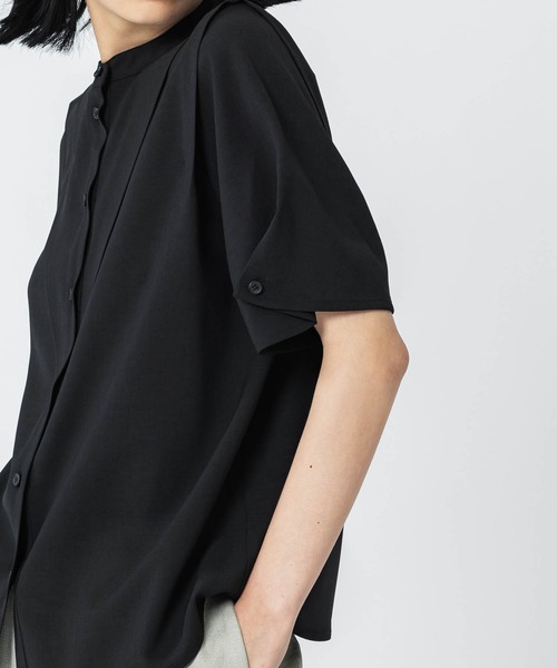 UNITED TOKYO（ユナイテッドトウキョウ）の「フォルド ボリューム袖