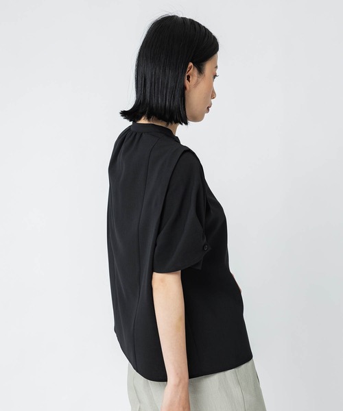 UNITED TOKYO（ユナイテッドトウキョウ）の「フォルド ボリューム袖