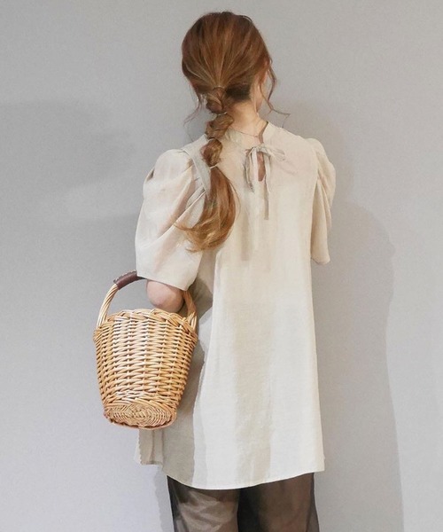 CORNERS（コーナーズ）の「【インフルエンサーmiiさん×CORNERSコラボ】スタンドカラー2wayチュニックブラウス（シャツ/ブラウス・レディース・ベージュ/オフホワイト/ブラック/ブルー/ミント・M）」の3枚目の写真