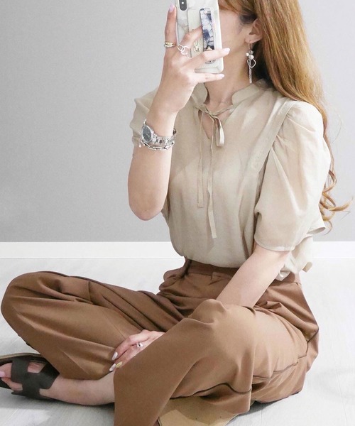 CORNERS（コーナーズ）の「【インフルエンサーmiiさん×CORNERSコラボ】スタンドカラー2wayチュニックブラウス（シャツ/ブラウス・レディース・ベージュ/オフホワイト/ブラック/ブルー/ミント・M）」の20枚目の写真