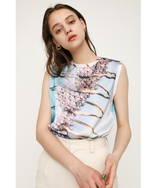 SLY(スライ)の「TOKI X SLY PHOTO SATIN TOPS フォトサテン トップス(Tシャツ/カットソー・レディース・ブラック/マルチ/ピンク・FREE)」の3枚目の写真
