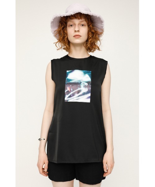 SLY(スライ)の「TOKI X SLY PHOTO SATIN TOPS フォトサテン トップス(Tシャツ/カットソー・レディース・ブラック/マルチ/ピンク・FREE)」の6枚目の写真